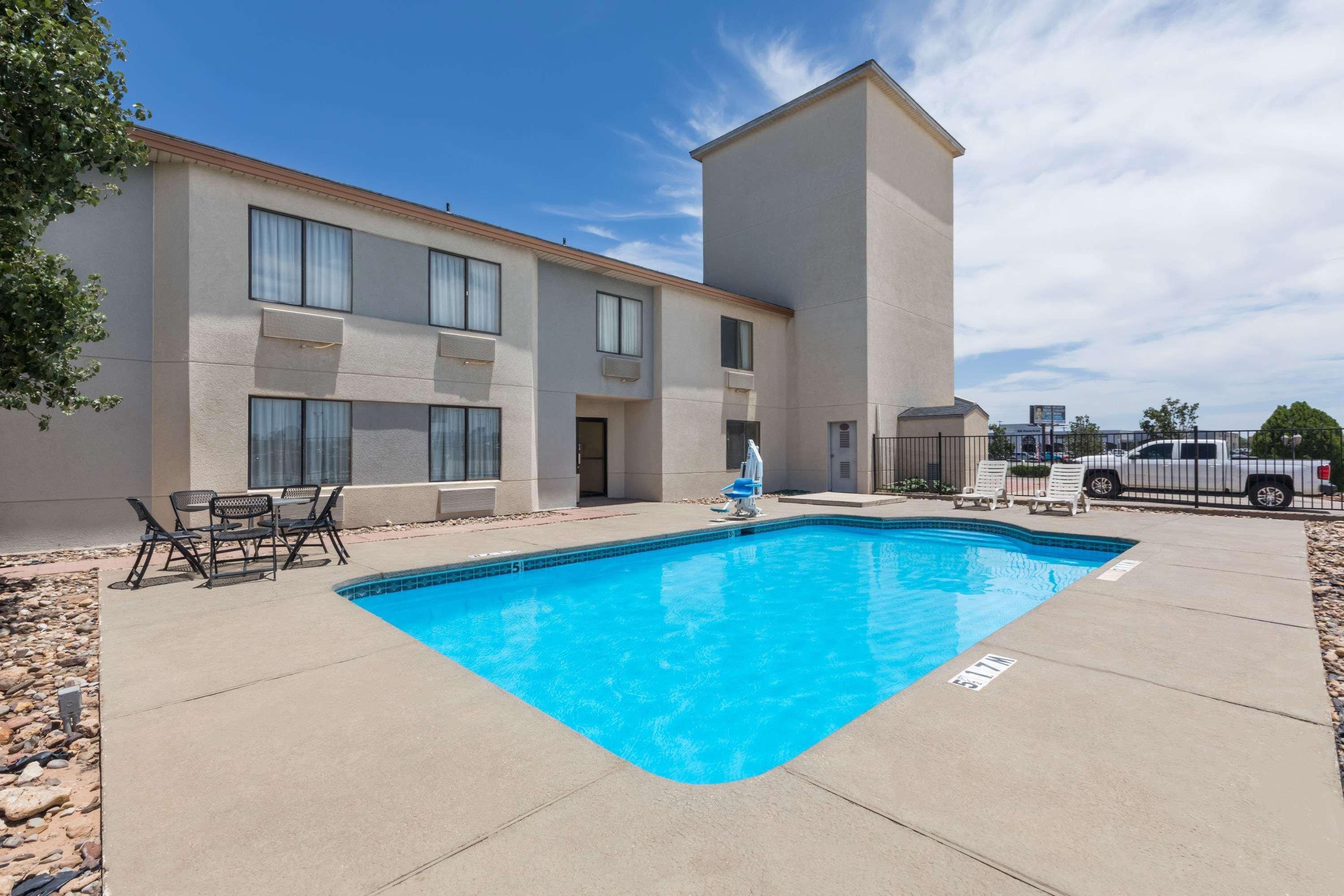 Motel Super 8 By Wyndham Midland Esterno foto