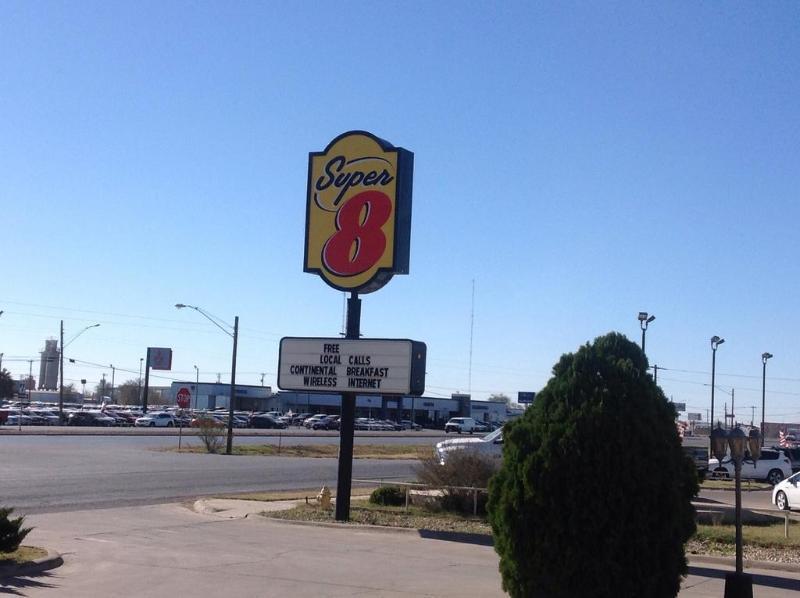 Motel Super 8 By Wyndham Midland Esterno foto