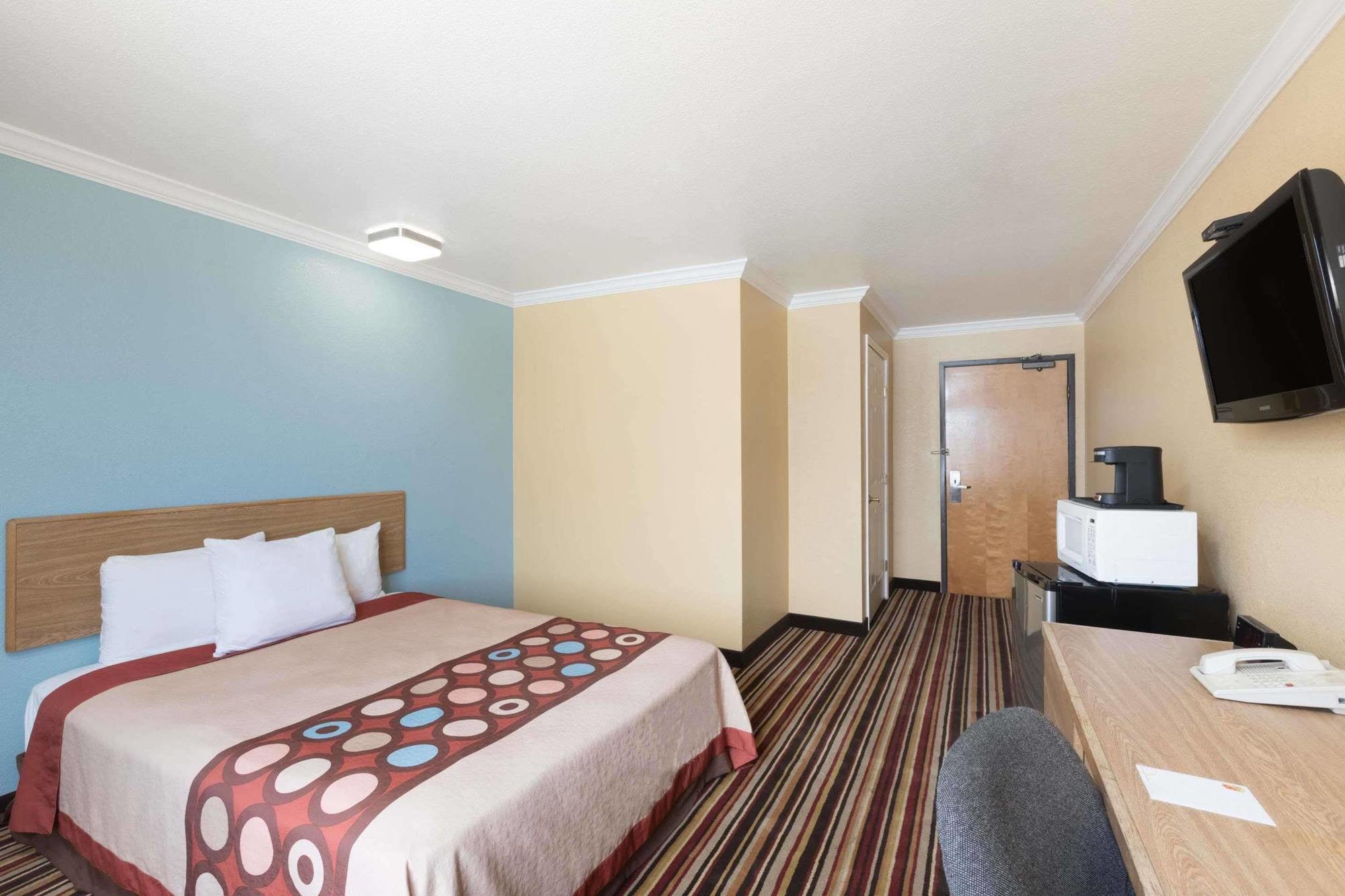 Motel Super 8 By Wyndham Midland Esterno foto